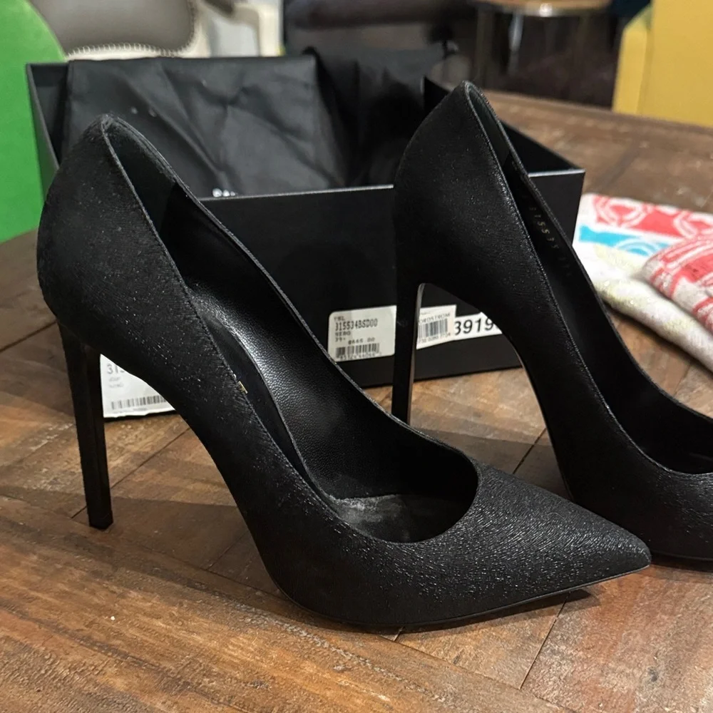 Saint Laurent Classic Black Heels - Picture 8 of 11